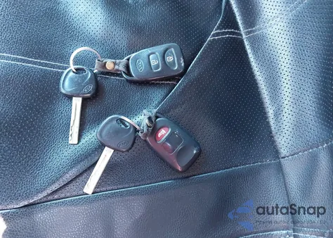 2012 Kia Sorento Lx z USA, uszkodzony, nr VIN 5XYKTCA68CG279071